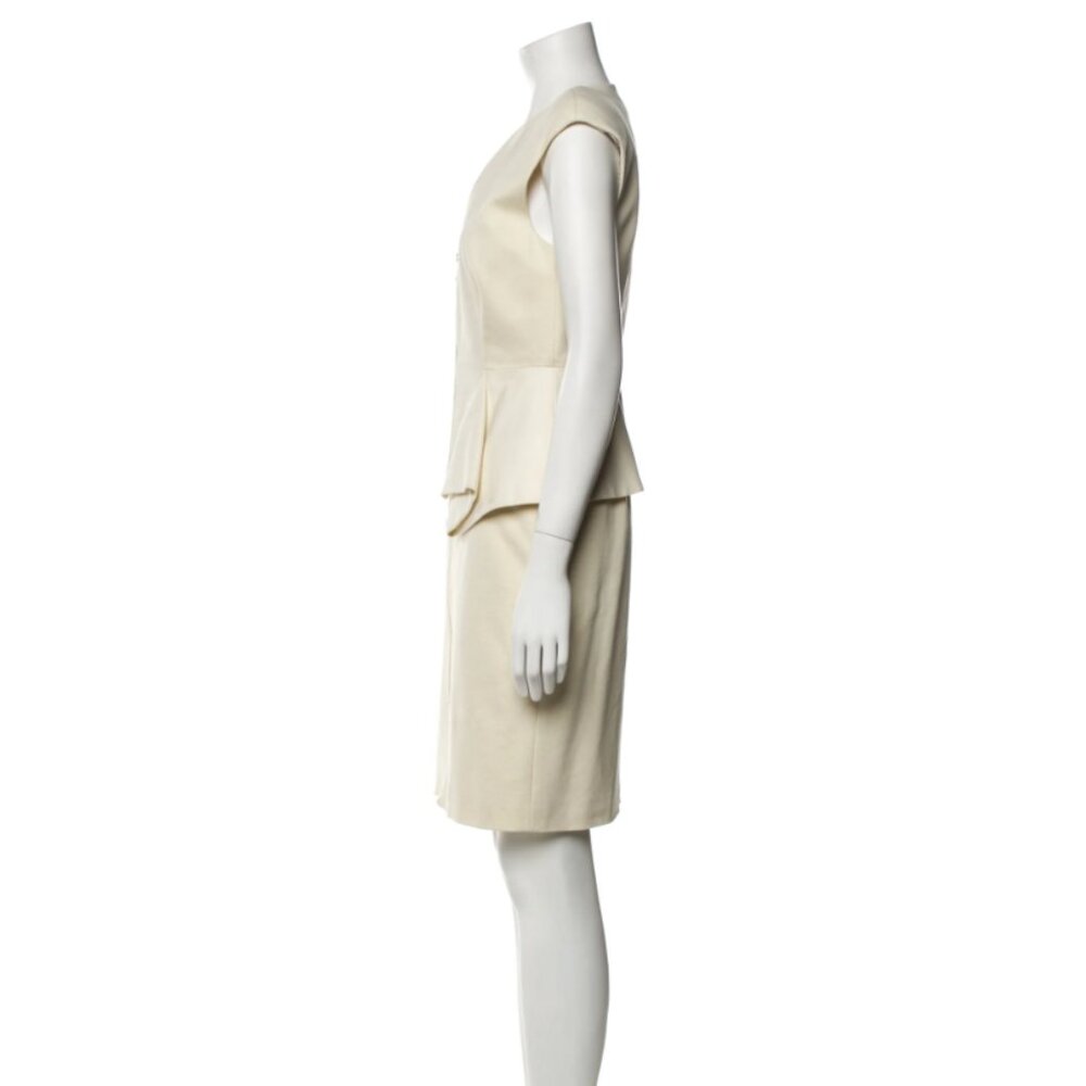 Ted Baker V-Neck Front Zip Peplum Dress • Ivory • Size 2 (US Size 6) - Picture 4 of 6